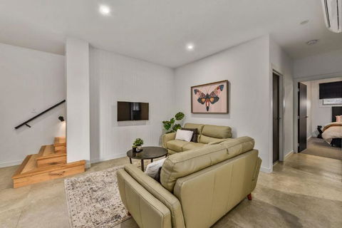 Luxury On Holland Kingston SE - Northern Rivers Accommodation 3