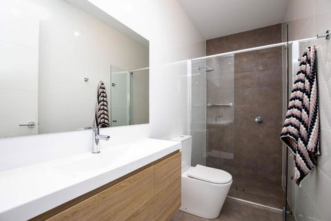 Luxury Private Ensuite Room Close To Airport,City, Genelg Beach - Northern Rivers Accommodation 1
