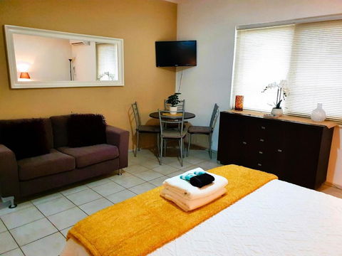 M104 West Perth Studio Apartment Near Kings Park - Northern Rivers Accommodation 1