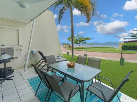 Magnetic Docks Townhouse 8 - Northern Rivers Accommodation 1