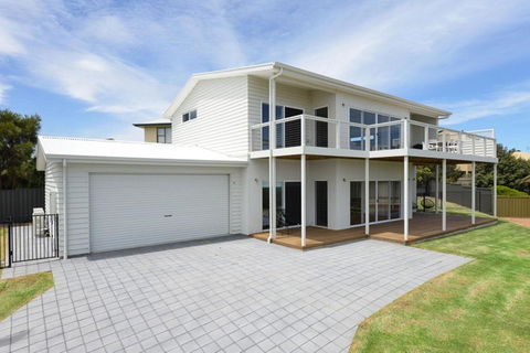 Magnificent Boomer Beach - Northern Rivers Accommodation 0