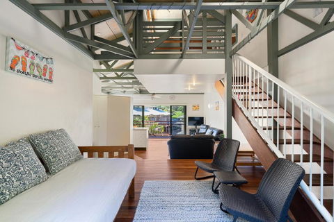 MAIN STAY - 100m To Patrolled Beach, Pool, Wifi, Close To Cafes - Northern Rivers Accommodation 1