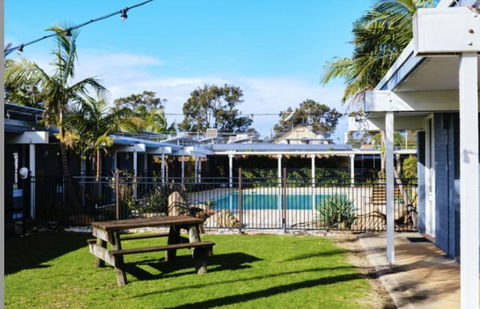 Mallacoota Hotel Motel - Northern Rivers Accommodation 2