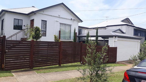 Maple Villa - The Beach House By The Bay - Northern Rivers Accommodation 2