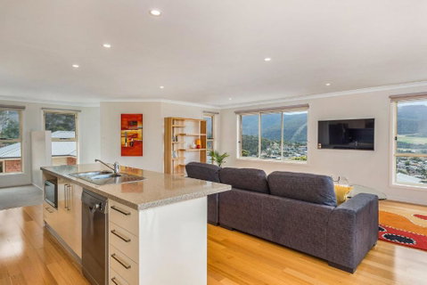 Mayhill Views Space And Style - Northern Rivers Accommodation 3