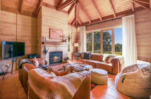 Melliodora - Relax, Unwind & Recharge - Northern Rivers Accommodation 2