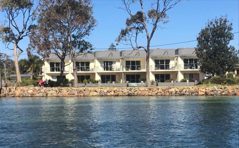 Merimbula Lake Apartments - Northern Rivers Accommodation 1