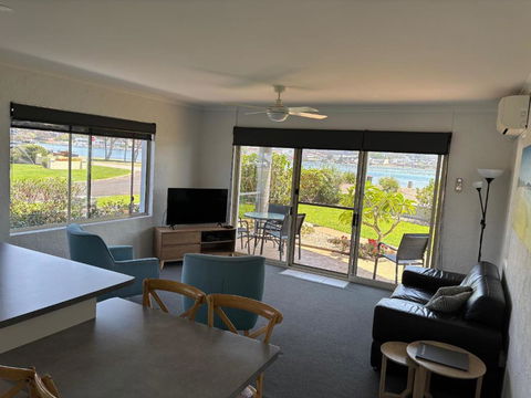 Merimbula Lake Apartments - Northern Rivers Accommodation 3