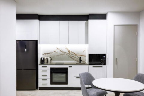 Meriton Suites Liverpool - Northern Rivers Accommodation 2