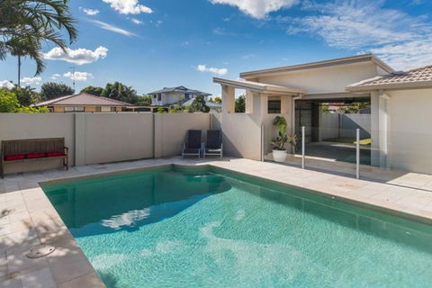 Mermaid Beach Retreat - Northern Rivers Accommodation 1