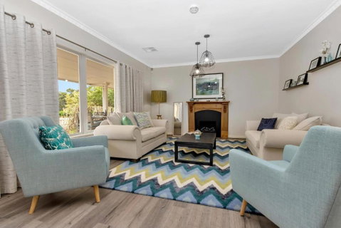 Mid Century 4 Bedroom Getaway In Barossa Vineyard - Northern Rivers Accommodation 0