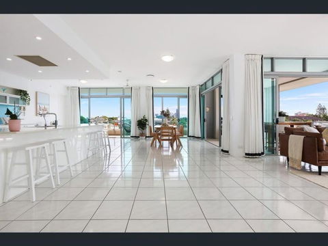 Mermaid Beach Luxury Penthouse - Northern Rivers Accommodation 2