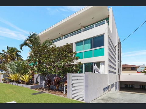 Mermaid Beach Luxury Penthouse - Northern Rivers Accommodation 3
