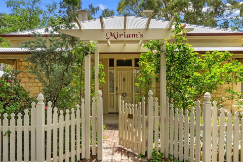 Miriams Cottage - Northern Rivers Accommodation 0