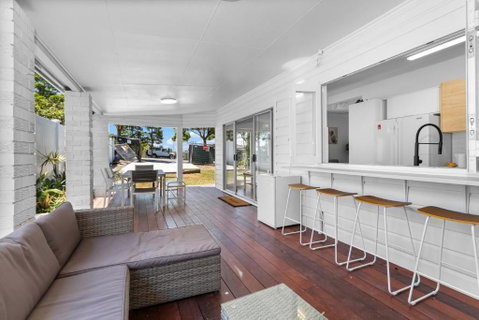 Modern Character Filled Cottage - Northern Rivers Accommodation 1