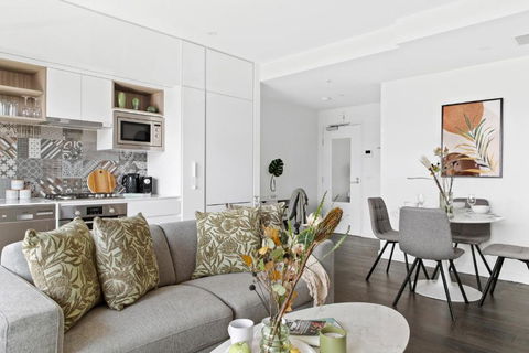 Modern Elegance Caulfield North - Northern Rivers Accommodation 0