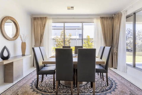Modern Mansion In Lightsview By Host Solutions - Northern Rivers Accommodation 3
