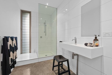 Modern Studio With Sweeping Views - Northern Rivers Accommodation 1