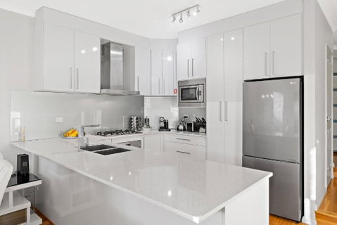 Modern Scarborough Townhouse - Northern Rivers Accommodation 3