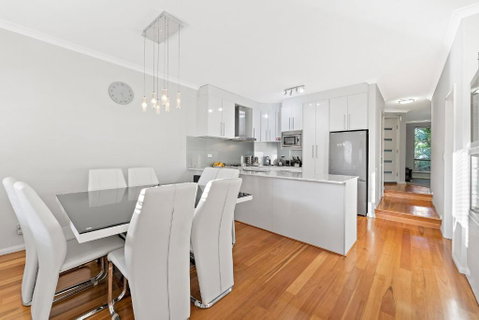 Modern Scarborough Townhouse - Northern Rivers Accommodation 0