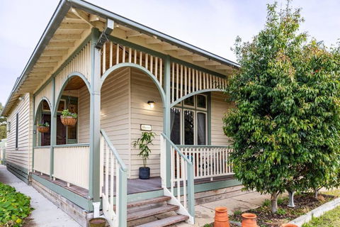 Montreux On High Country Feel Just 5 Minutes From Geelong CBD - Northern Rivers Accommodation 1
