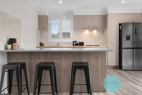 Modern Townhouse In The Heart Of Adamstown - Northern Rivers Accommodation 0
