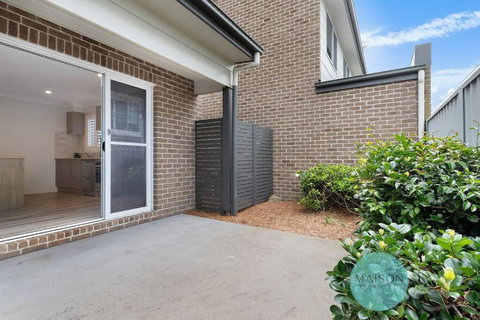 Modern Townhouse In The Heart Of Adamstown - Northern Rivers Accommodation 3