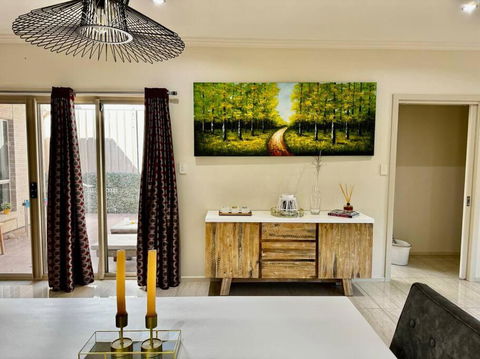 Morden Elegant 4 Bedroom House - Northern Rivers Accommodation 0