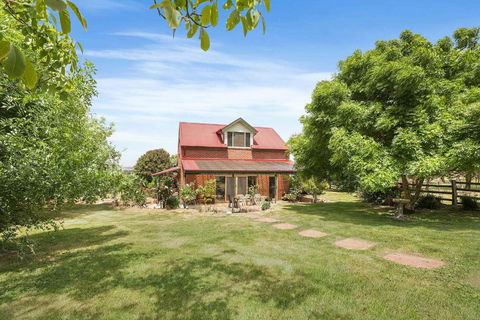 Mount Bolton Retreat - Northern Rivers Accommodation 0