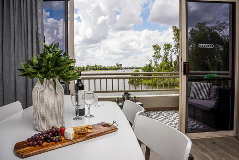 Mulwala Lakeside Apartment - Northern Rivers Accommodation 0