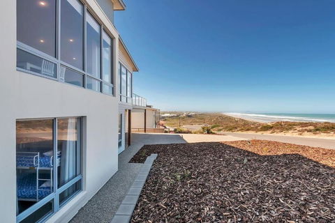Nauticus - 82 Surfers Parade Middleton - BYO Linen - Northern Rivers Accommodation 3