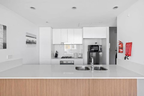 NEW 3BR Apt In Kingsgrove Sleeps 7 - Northern Rivers Accommodation 2