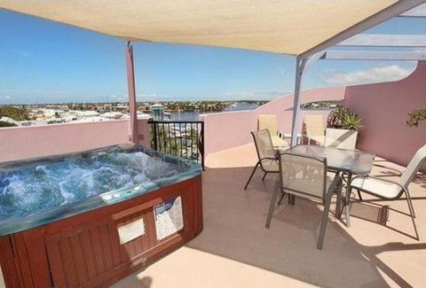 Nautilus Private Rooftop Spa Unit - Northern Rivers Accommodation 0