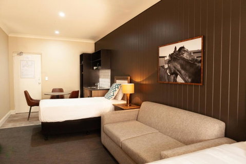 Nightcap At Archer Hotel - Northern Rivers Accommodation 2