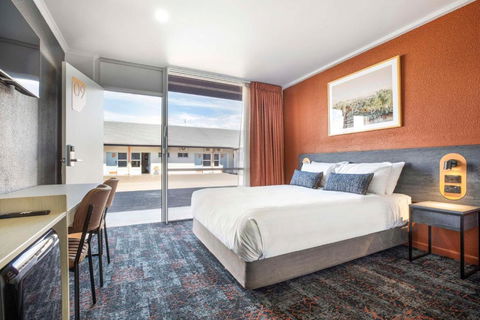 Nightcap At Horse & Jockey Hotel Warwick - Northern Rivers Accommodation 0