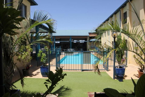 Ningaloo Club Backpackers - Northern Rivers Accommodation 3
