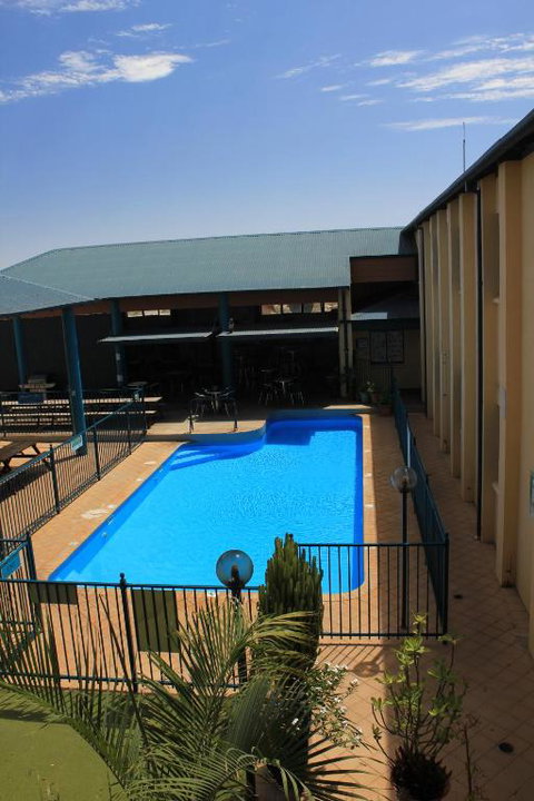 Ningaloo Club Backpackers - Northern Rivers Accommodation 0