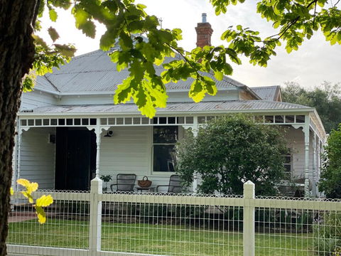 Oakview Country House Maffra - Northern Rivers Accommodation 0