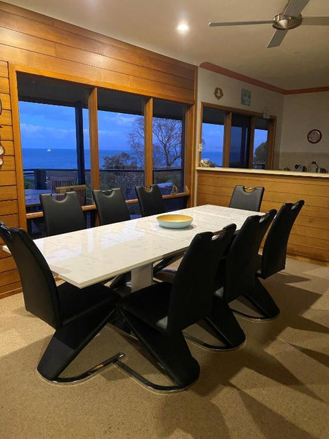 Ocean Blue KI. Absolute Ocean Front, Free WiFi - Northern Rivers Accommodation 2