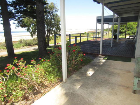 Ocean Devotion - Point Turton - Northern Rivers Accommodation 1