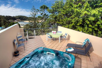 Oceanview 6 With Rooftop Terrace & Spa with Northern Rivers Accommodation