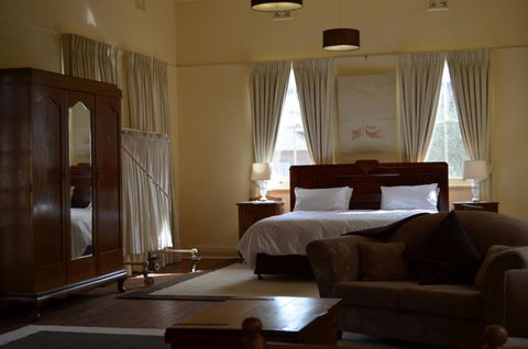 Old Parkes Convent - Northern Rivers Accommodation 1