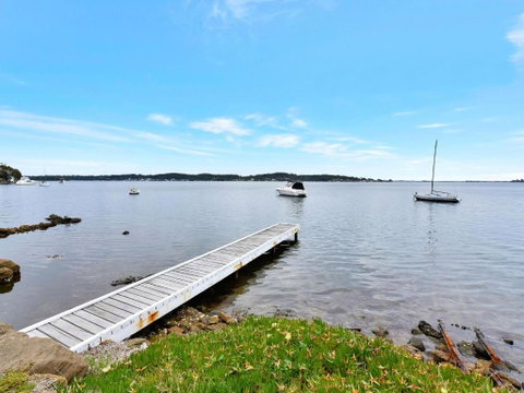 On The Lake At Fishing Point - Northern Rivers Accommodation 1