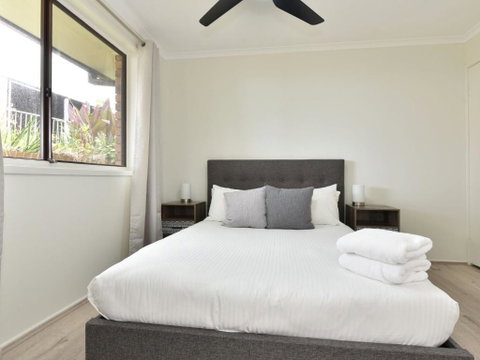 On The Lake At Fishing Point - Northern Rivers Accommodation 3