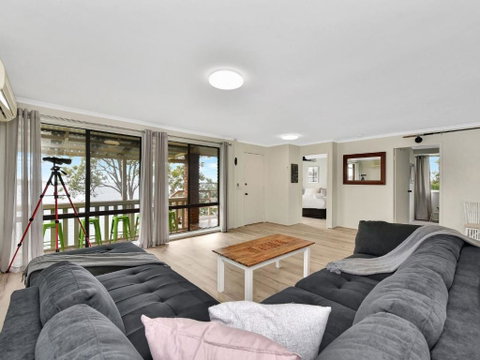 On The Lake At Fishing Point - Northern Rivers Accommodation 2