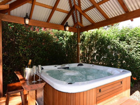 Orange Blossom Retreat - Northern Rivers Accommodation 1