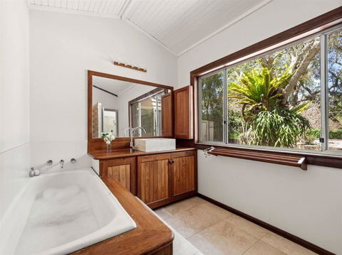 Orchard Homestead Countryside Retreat - Northern Rivers Accommodation 3