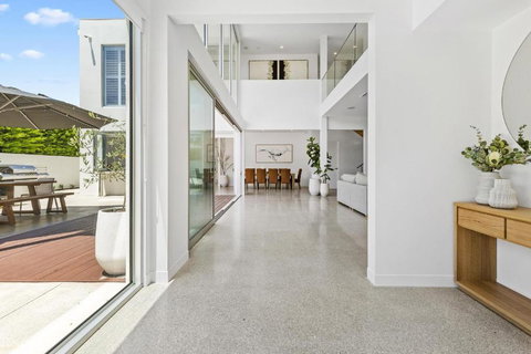 Opulence On Olive - Resort Luxury In Blairgowrie, Opposite Yacht Club - Northern Rivers Accommodation 1