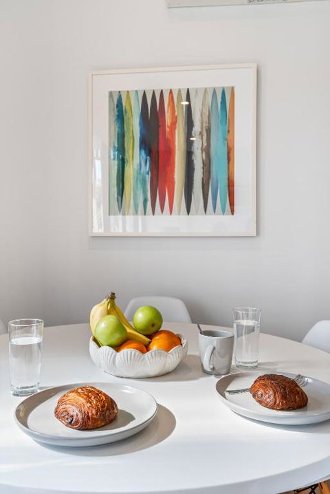 Park Life! Elegant & Sun-Filled 2 Bed 2 Bath Home In Caulfield North - Northern Rivers Accommodation 3
