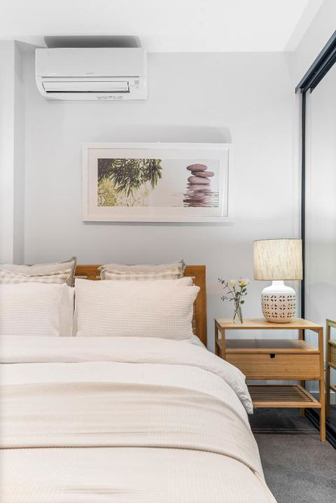 Park Life! Elegant & Sun-Filled 2 Bed 2 Bath Home In Caulfield North - Northern Rivers Accommodation 1